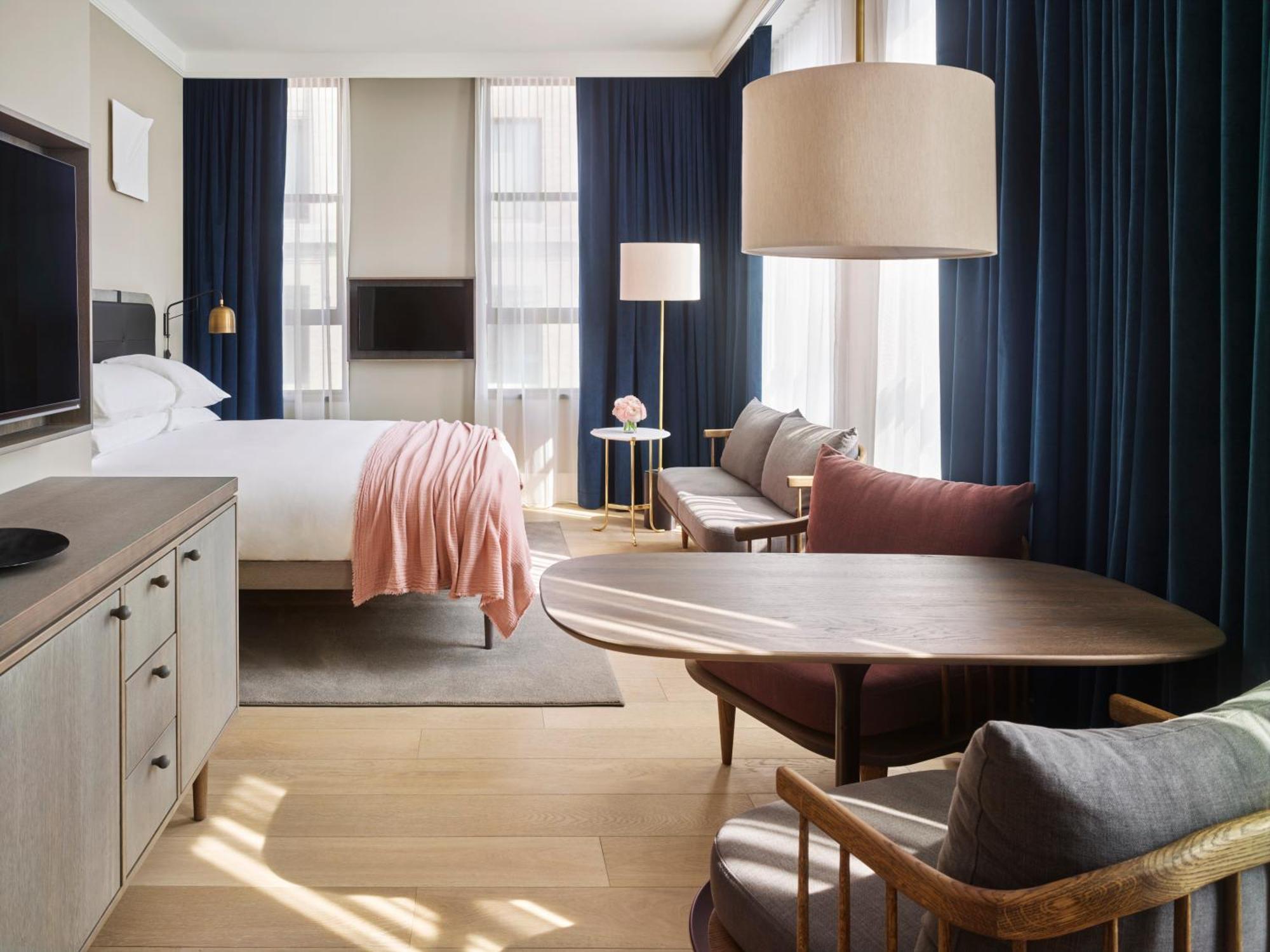 Corner Studio with King Bed