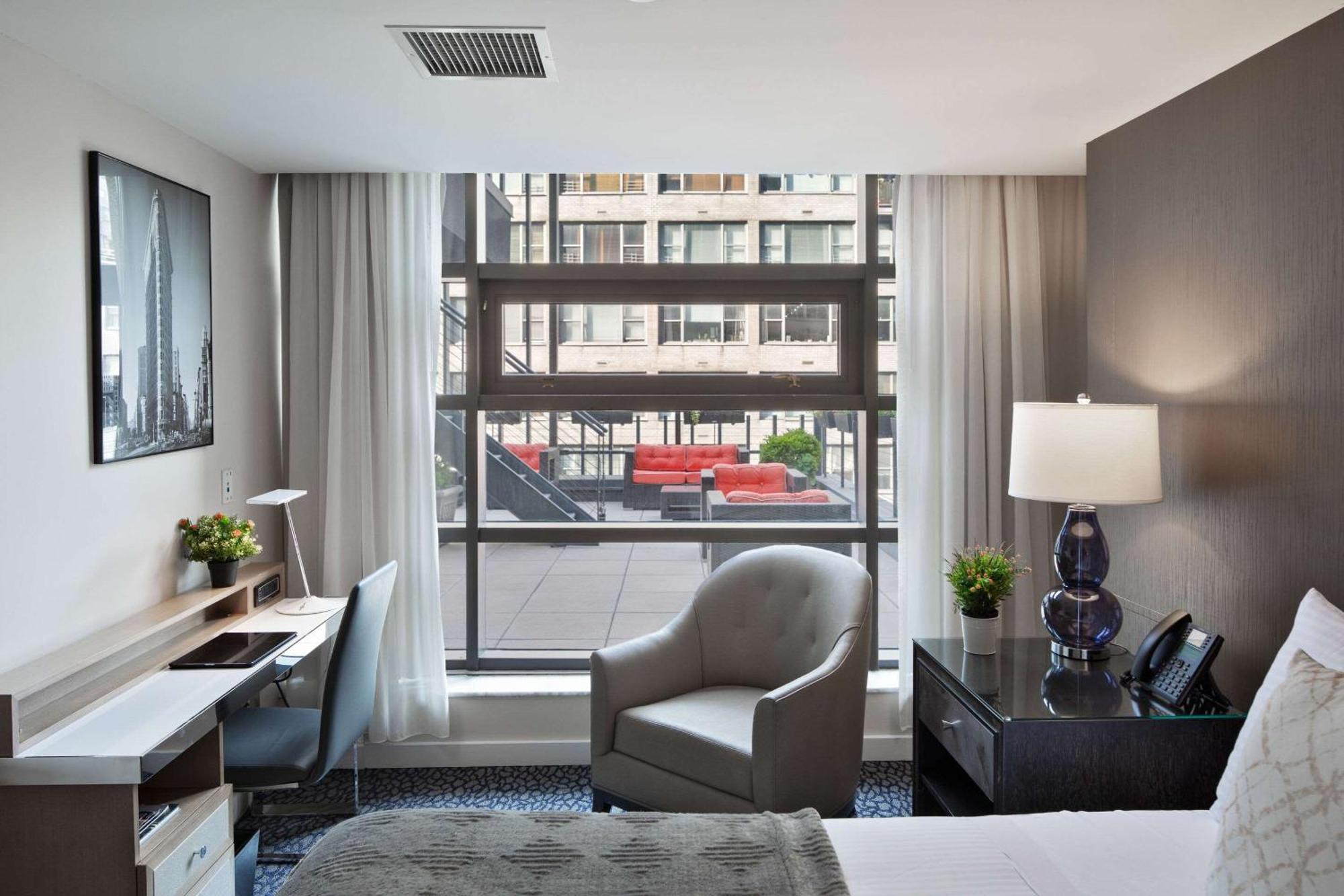 Deluxe Junior Suite Accessible