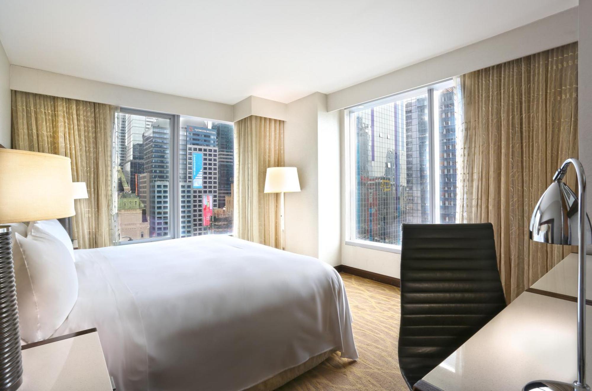 Premium Hoekkamer met Kingsize Bed en Uitzicht op Midtown
