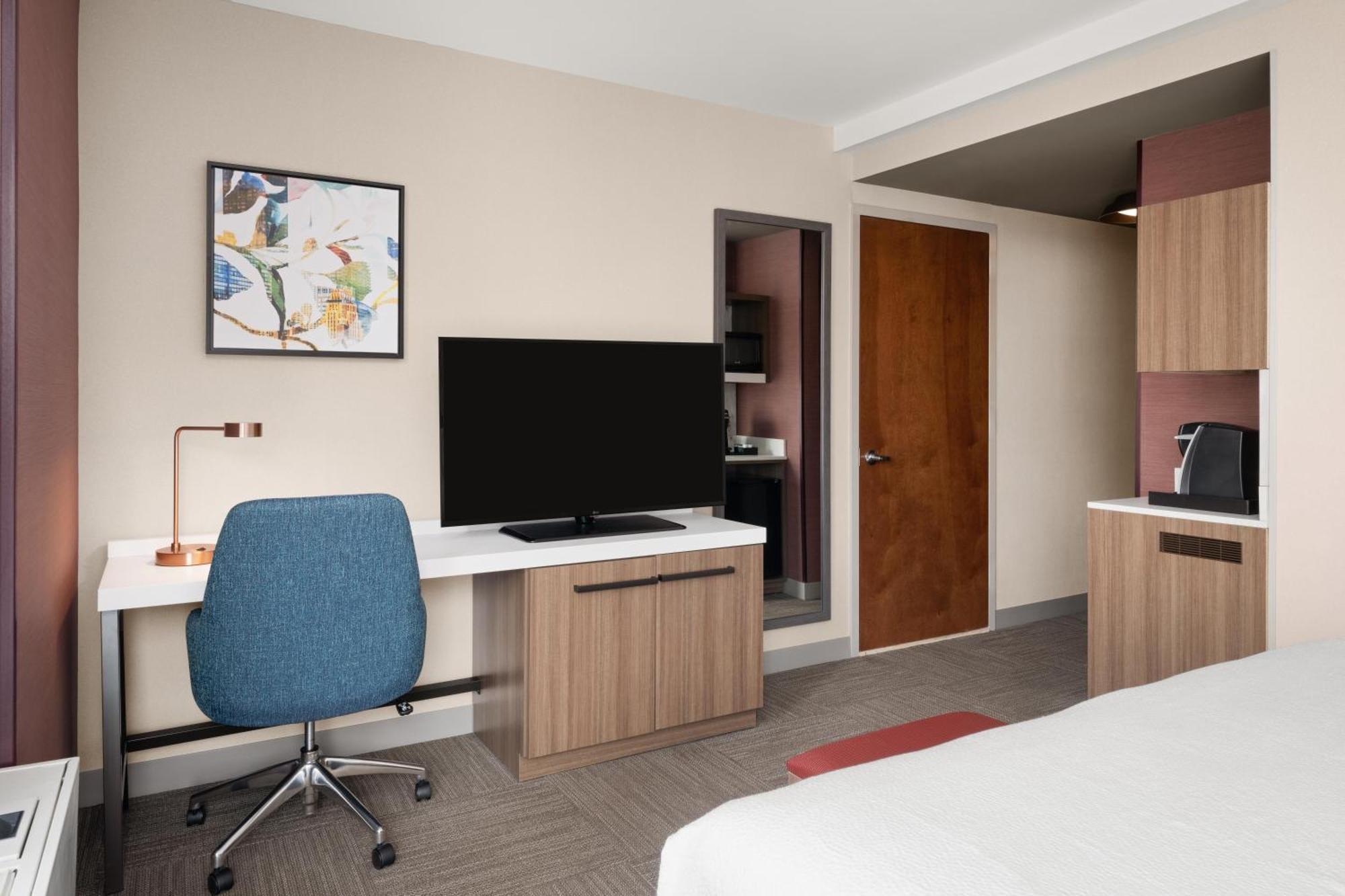 Quarto King de Canto com Vista Cidade