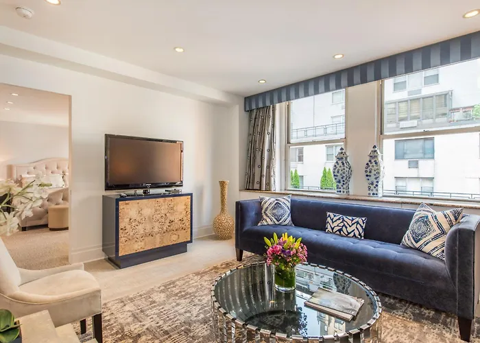 Apartment: Lombardy Hotel