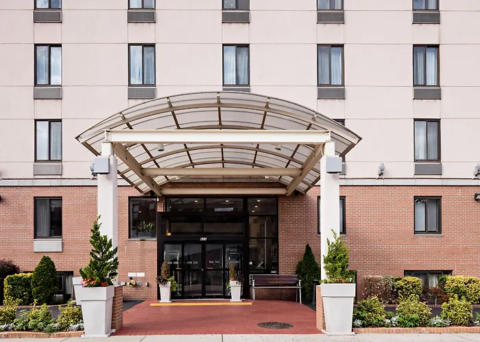 3 star hotel: Holiday Inn Express Brooklyn By Ihg