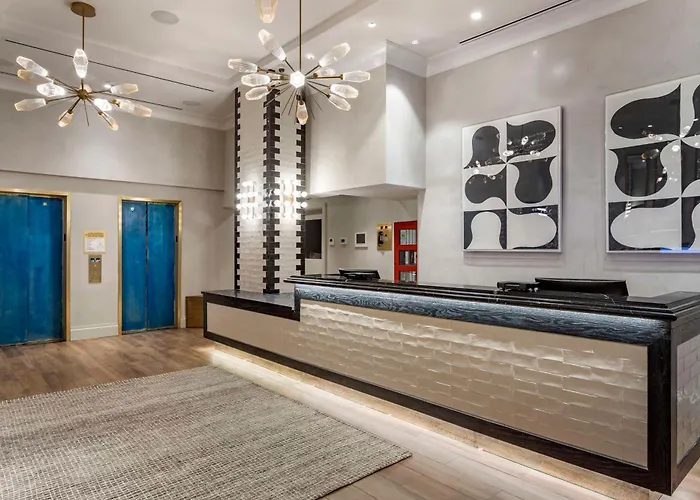 Airport Hotel: The Draper New York, Tapestry Collection By Hilton