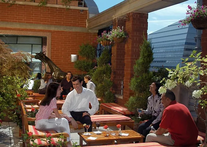 Hotel Giraffe By Library Hotel Collection