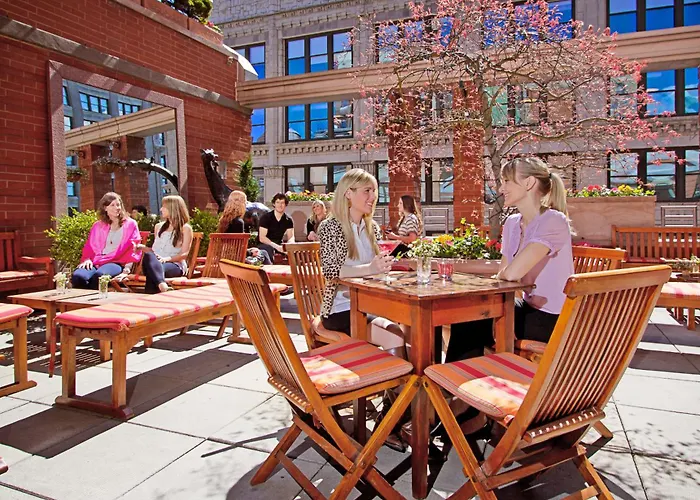 Hotel Giraffe By Library Hotel Collection