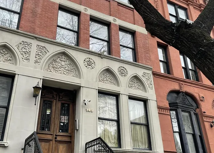 Vacation rental: Nyc Townhouse Apartment