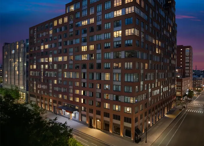 Hotel with Tennis: Hilton Brooklyn New York - Newly Renovated