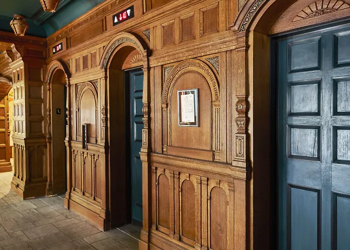 Family Hotel: Freehand New York