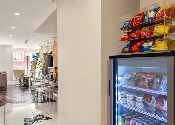 Staypineapple, An Artful , Midtown