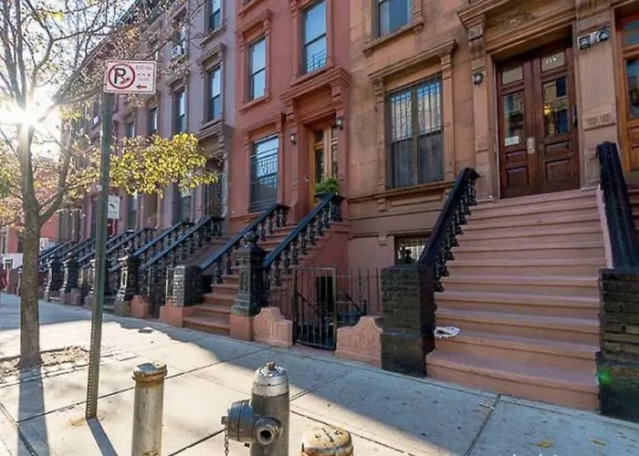 Spacious Fully Furnished Harlem Apartment Near Morningside Park