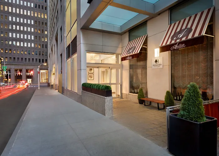Luxury hotel only: Doubletree By Hilton New York Downtown